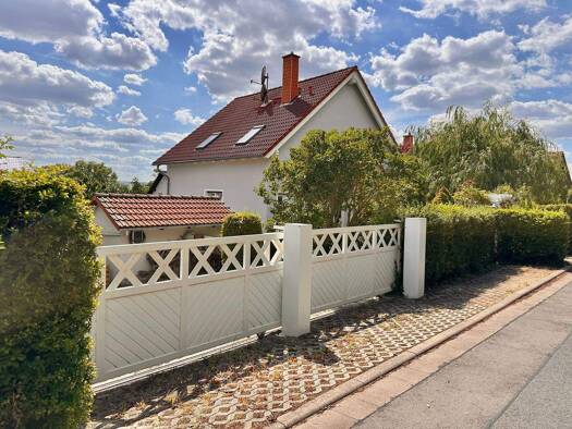 Einfamilienhaus zum Kauf 359.000 € 7 Zimmer 240 m² 448 m² Grundstück frei ab 01.09.2025 Riethnordhausen 99195