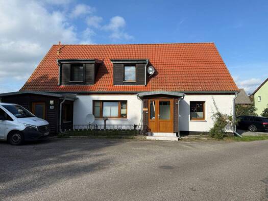 Mehrfamilienhaus zum Kauf als Kapitalanlage geeignet 400.000 € 6 Zimmer 203 m² 378 m² Grundstück Balm Benz 17429