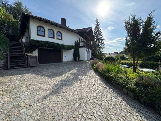 Mehrfamilienhaus zum Kauf provisionsfrei 1.750.000 € 9 Zimmer 330 m² 935 m² Grundstück Freising 85354