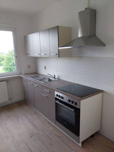 Wohnung zur Miete 487 € 4 Zimmer 81,2 m² 2. Geschoss frei ab sofort Ernst-Thälmann-Straße 16 Ostrau Ostrau 04749