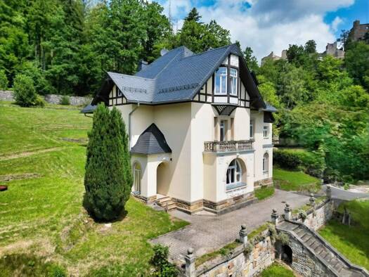 Villa zum Kauf 8 Zimmer 487,5 m² 3.230 m² Grundstück frei ab sofort Kurort Oybin 02797
