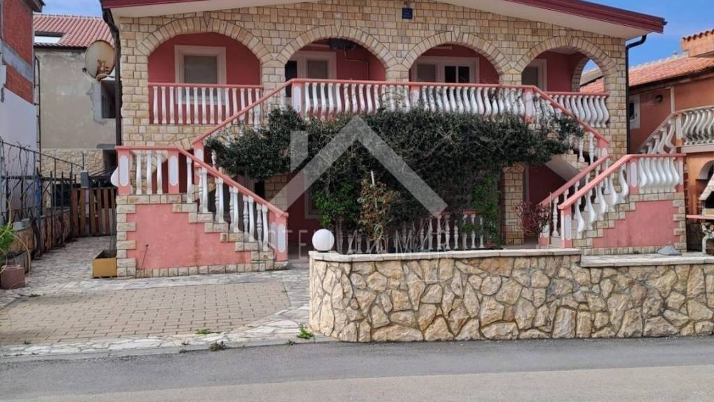 Haus zum Kauf 630.000 € 12 Zimmer 292 m² Vir