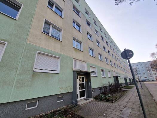 Wohnung zur Miete 349 € 3 Zimmer 56,8 m² 4. Geschoss Arnold-Zweig-Str. 45 Leipziger Str. Magdeburg 39120