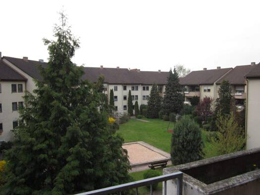 Wohnung zur Miete 900 € 4 Zimmer 85,9 m² 1. Geschoss frei ab sofort Thon Nürnberg 90425