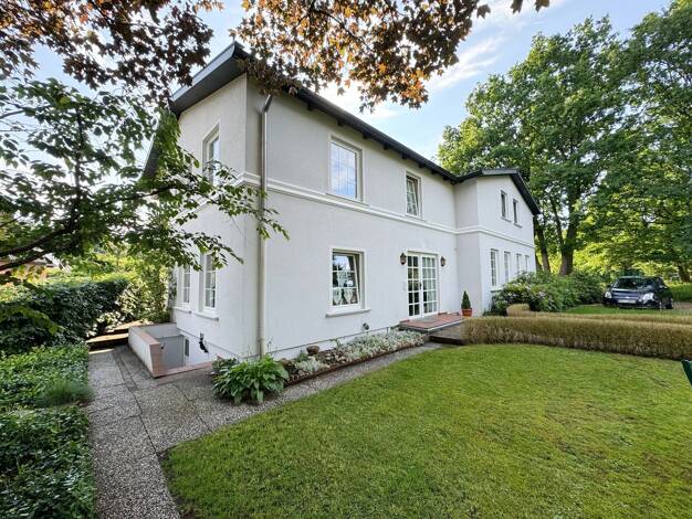 Mehrfamilienhaus zum Kauf als Kapitalanlage geeignet 695.000 € 9 Zimmer 262,8 m² 1.031 m² Grundstück Elmshorn 25336