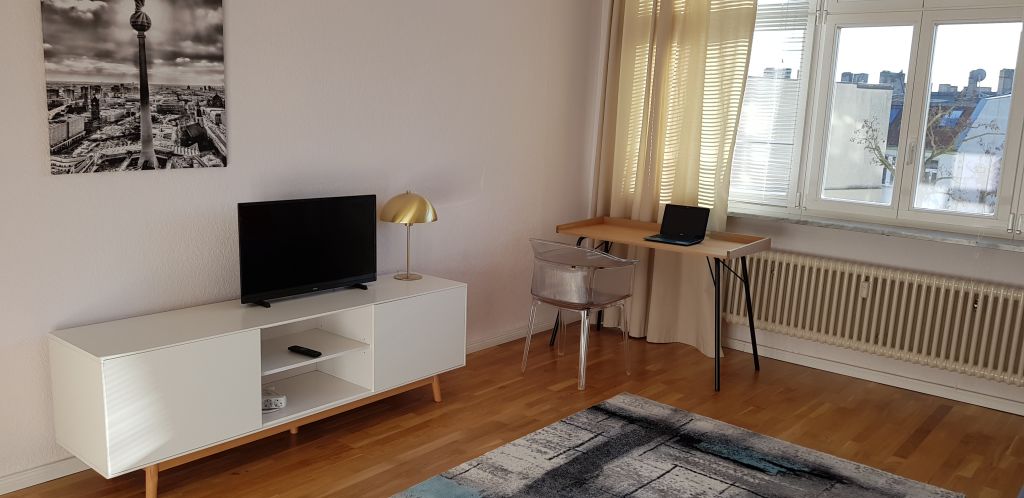 Wohnung zur Miete Wohnen auf Zeit 2.200 € 2 Zimmer 71 m²<br/>Wohnfläche 23.09.2024<br/>Verfügbarkeit Frankfurter Allee Lichtenberg Berlin 10247