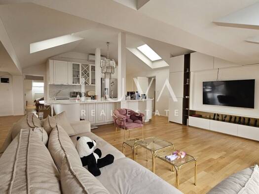 Haus zum Kauf 850.000 € 9 Zimmer 357 m² Novi Zagreb - Zapad 0