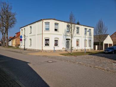 Haus zum Kauf 179.000 € 12 Zimmer 260 m² 792 m² Grundstück Dargun Dargun 17159