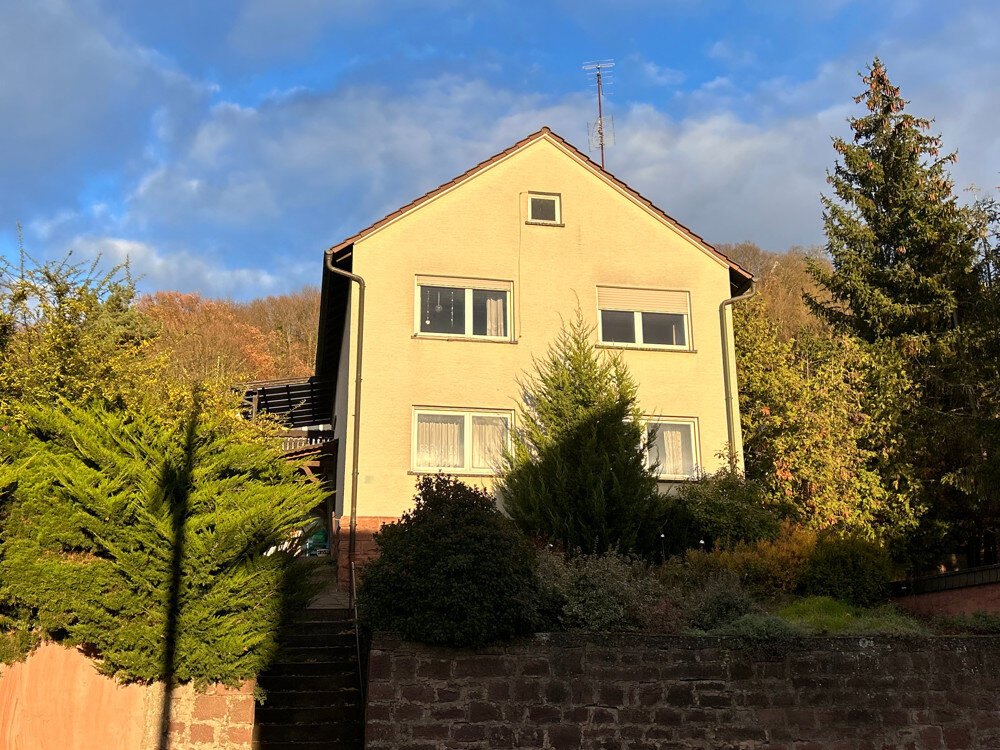 Einfamilienhaus zum Kauf 339.000 € 6 Zimmer 162 m²<br/>Wohnfläche 804 m²<br/>Grundstück Großheubach 63920