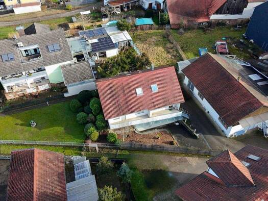 Einfamilienhaus zum Kauf 560.000 € 9 Zimmer 200 m² 1.166 m² Grundstück Zunsweier Offenburg / Zunsweier 77656