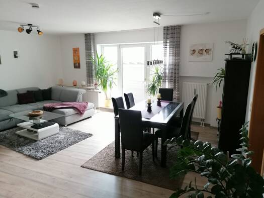 Wohnung zur Miete 900 € 2,5 Zimmer 102 m² Geschoss 2/3 frei ab 01.10.2026 Pfarrbrückenweg 17 Vilsbiburg Vilsbiburg 84137