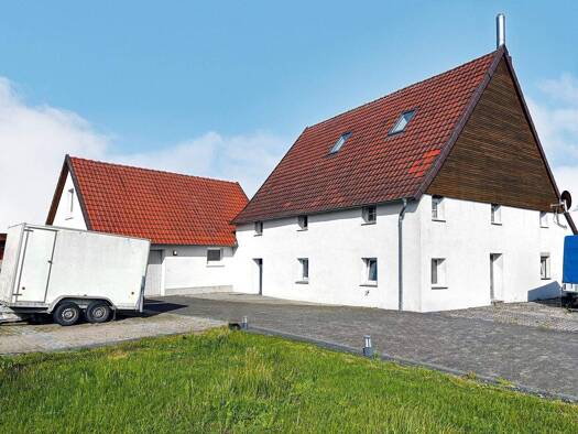 Einfamilienhaus zum Kauf 380.000 € 7 Zimmer 308,4 m² 9.372 m² Grundstück Wüsten Bad Salzuflen 32108