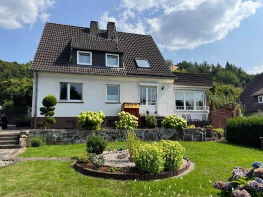 Mehrfamilienhaus zum Kauf 395.000 € 7 Zimmer 160 m² 1.084 m² Grundstück Oberkaufungen Kaufungen 34260