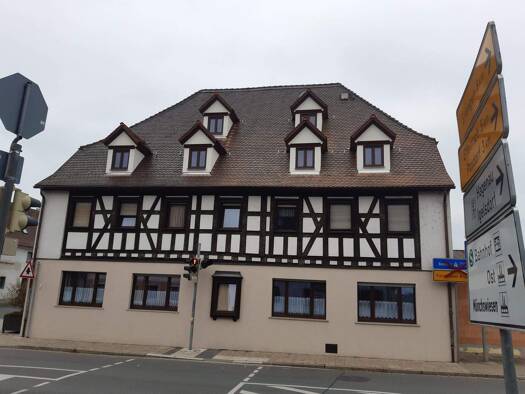 Wohnung zum Kauf 315.000 € 5 Zimmer 132 m² EG frei ab sofort Forchheimer Strasse 7 Baiersdorf 91083