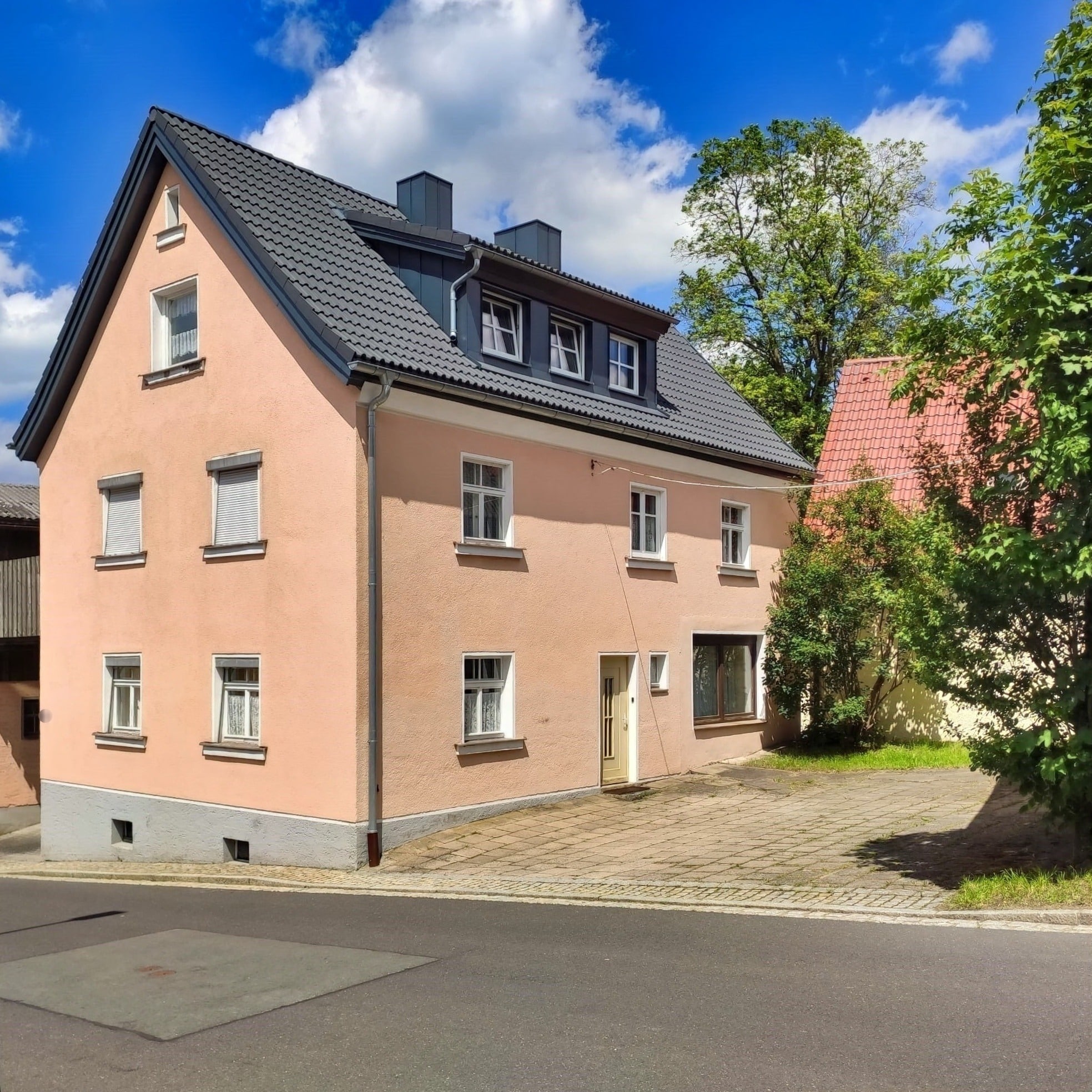 Einfamilienhaus zum Kauf 139.000 € 8 Zimmer 120 m²<br/>Wohnfläche 631 m²<br/>Grundstück Poppenreuth Waldershof 95679