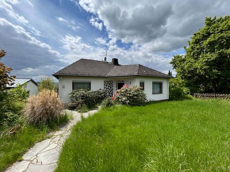 Einfamilienhaus zum Kauf 849.000 € 8 Zimmer 210 m² 1.411 m² Grundstück frei ab sofort Hauserberg Wetzlar 35578
