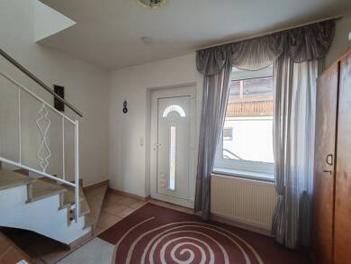 Einfamilienhaus zum Kauf 435.000 € 6 Zimmer 131 m² 665 m² Grundstück Neumarkt-Sankt Veit Neumarkt-Sankt Veit 84494