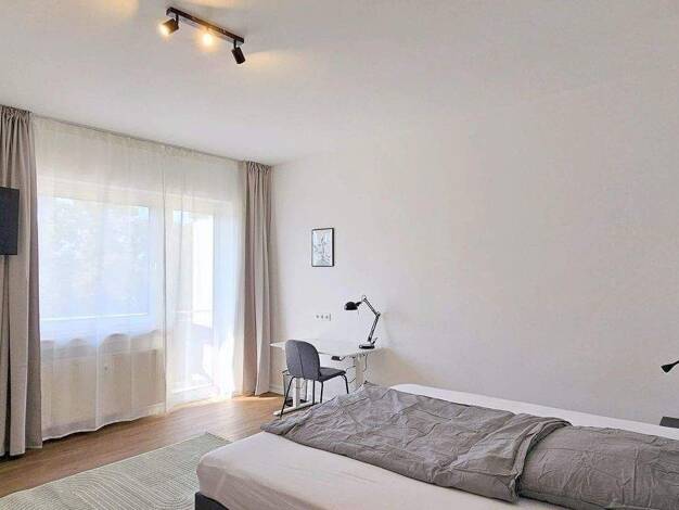 WG-Zimmer zur Miete Wohnen auf Zeit 680 € 16 m² 4. Geschoss frei ab 28.02.2026 Röderbergweg 4.OGre Ostend Frankfurt am Main 60314