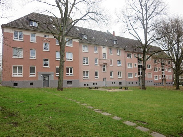 Wohnung zur Miete 386 € 2,5 Zimmer 43,3 m²<br/>Wohnfläche 3.<br/>Geschoss 01.02.2025<br/>Verfügbarkeit Am Alfredspark 11 Holsterhausen Essen 45145