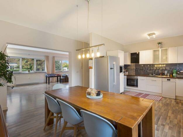 Mehrfamilienhaus zum Kauf 1.249.000 € 16 Zimmer 295 m² 759 m² Grundstück Schwalbach am Taunus 65824