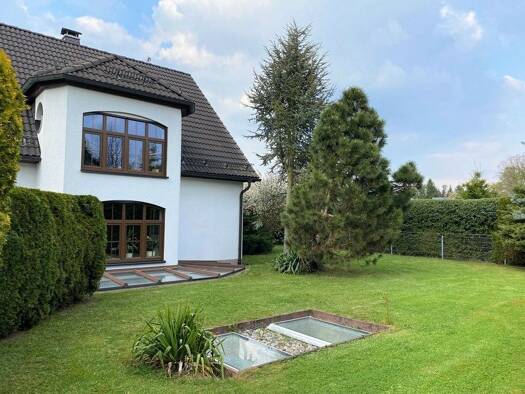 Haus zum Kauf 750.000 € 10 Zimmer 375 m² 1.760 m² Grundstück frei ab sofort Oelsnitz Oelsnitz 08606
