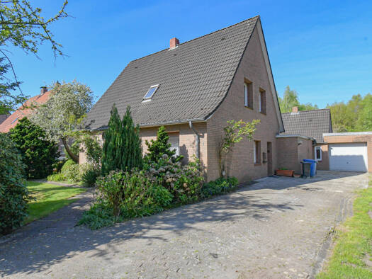 Einfamilienhaus zum Kauf 220.000 € 4 Zimmer 143,9 m² 1.303 m² Grundstück Edewechterdamm Bösel 26219
