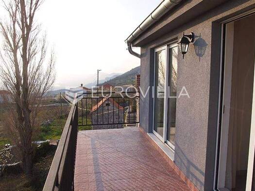 Haus zur Miete 1.200 € 3 Zimmer 164 m² Gornje Sitno Zrnovnica 21251