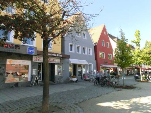 Wohnung zur Miete 890 € 2,5 Zimmer 79 m² Geschoss 1/2 frei ab 01.04.2026 Untere Marktstraße 24 Neumarkt Neumarkt in der Oberpfalz 92318