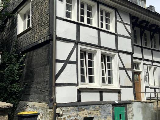 Mehrfamilienhaus zum Kauf 237.000 € 9 Zimmer 200 m² 130 m² Grundstück frei ab sofort Märkische Straße 7 Langenberg Velbert 42555