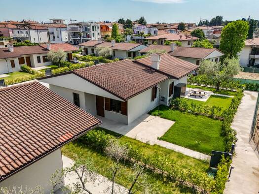 Doppelhaushälfte zum Kauf 380.000 € 3 Zimmer 65,4 m² 200 m² Grundstück Viale Michelangelo 150 Desenzano del Garda 25015