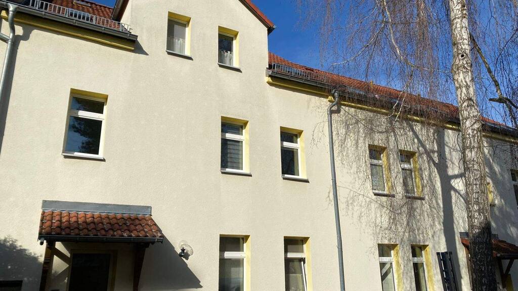 Wohnung zur Miete 275 € 2 Zimmer 54,9 m² 2. Geschoss Dr.-Külz-Straße 5 Werdau 08412