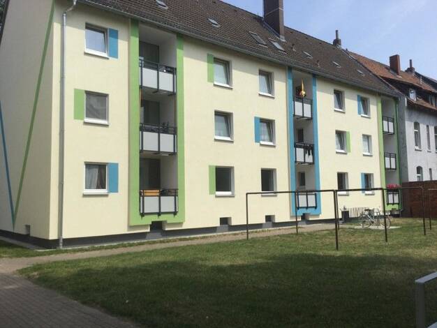 Wohnung zur Miete 584 € 3 Zimmer 64,9 m² 2. Geschoss frei ab 25.09.2026 Ahltener Straße 43 Lehrte Lehrte 31275