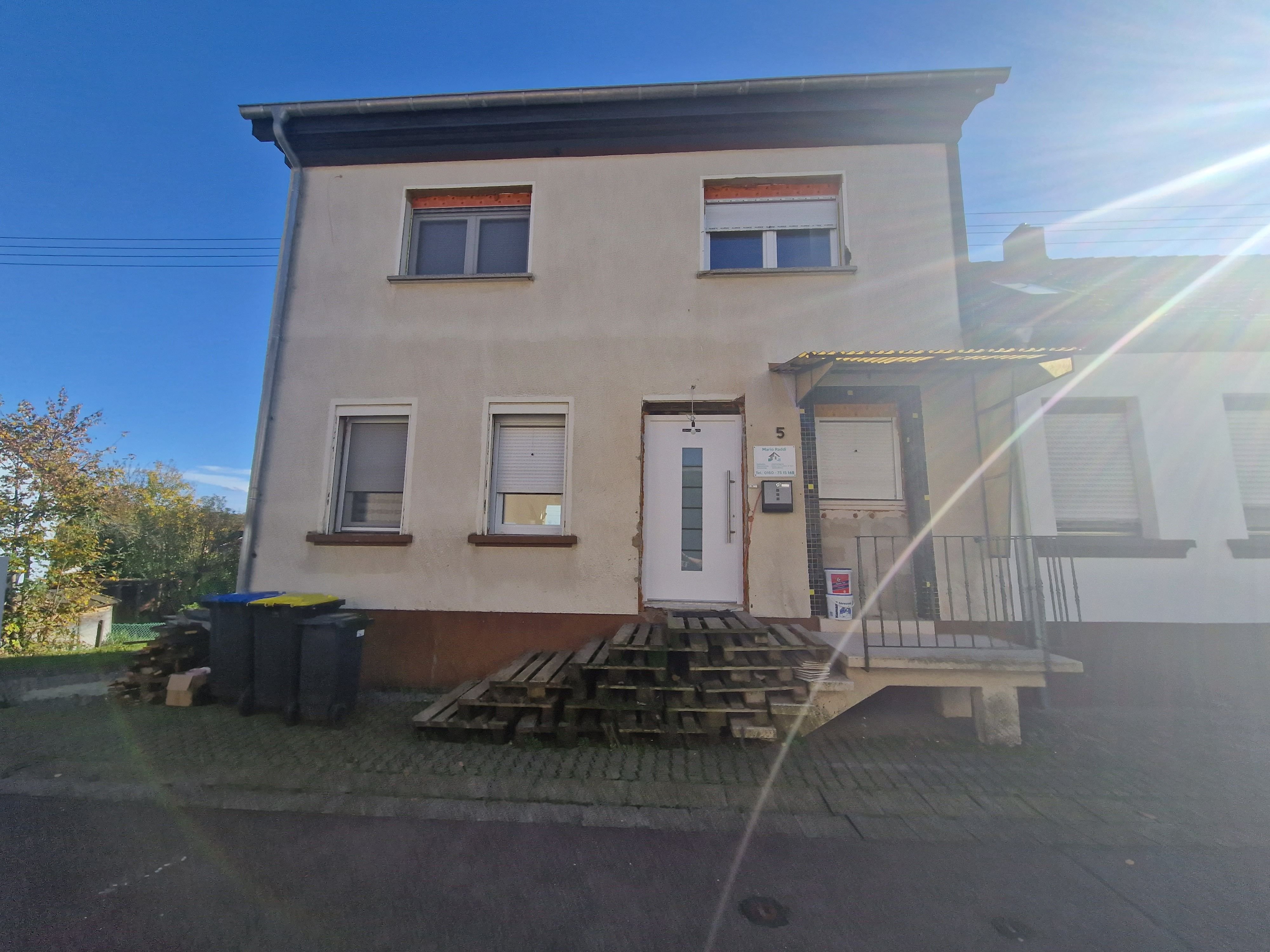 Einfamilienhaus zum Kauf provisionsfrei 320.000 € 5 Zimmer 180 m²<br/>Wohnfläche 903 m²<br/>Grundstück ab sofort<br/>Verfügbarkeit Franzstraße 5 Quierschied Quierschied 66287