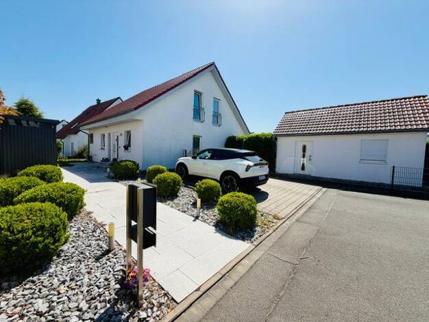 Einfamilienhaus zum Kauf 649.000 € 2,5 Zimmer 125 m² 545 m² Grundstück frei ab 29.08.2026 Grasweg 100 Seukendorf 90556
