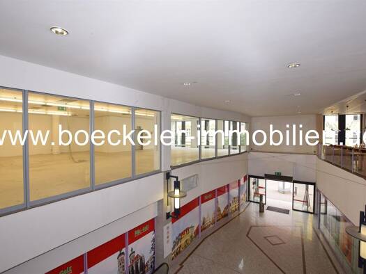 Ladenfläche zur Miete provisionsfrei 3.400 € 379 m² Verkaufsfläche Naumburg Naumburg (Saale) 06618