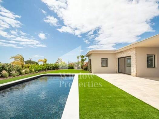 Haus zum Kauf 3.600.000 € 399 m² 1.036 m² Grundstück Montenegro 8005