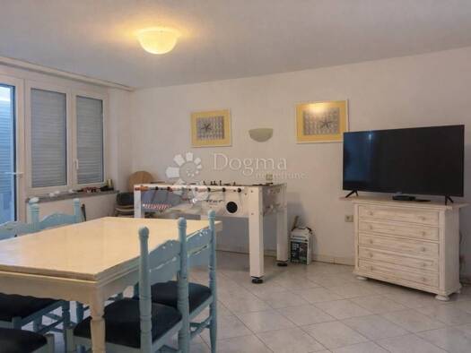 Haus zur Miete 2.700 € 7 Zimmer 230 m² Novigrad Novigrad