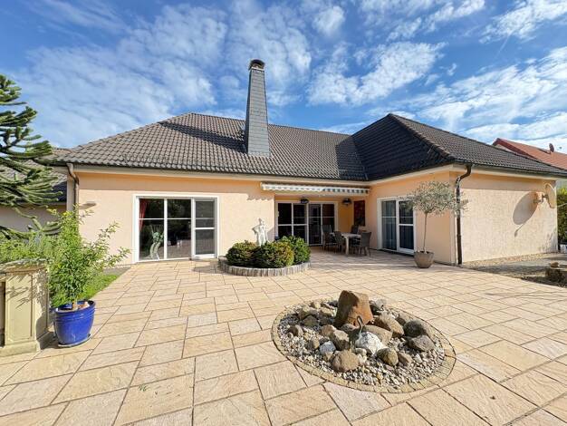 Bungalow zum Kauf 595.000 € 3 Zimmer 157 m² 1.140 m² Grundstück Mölbis Rötha 04571