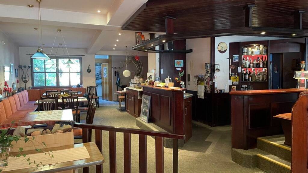 Gewerbeobjekt zum Kauf 348.000 € 5 Zimmer 154 m² 350 m² Grundstück Martin-Reinhard-Strasse 13 Bad Königshofen Bad Königshofen i.Grabfeld 97631