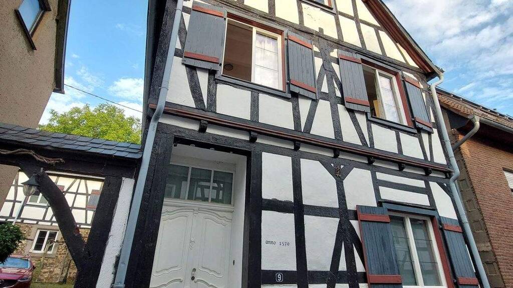 Einfamilienhaus zum Kauf provisionsfrei 697.000 € 8 Zimmer 403 m² 1.600 m² Grundstück Burgstraße 9 Rheinbreitbach 53619