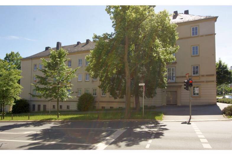 Wohnung zur Miete 260 € 2 Zimmer 52,2 m² 3. Geschoss August-Bebel-Straße 12 Bahnhofsvorstadt Plauen 08525