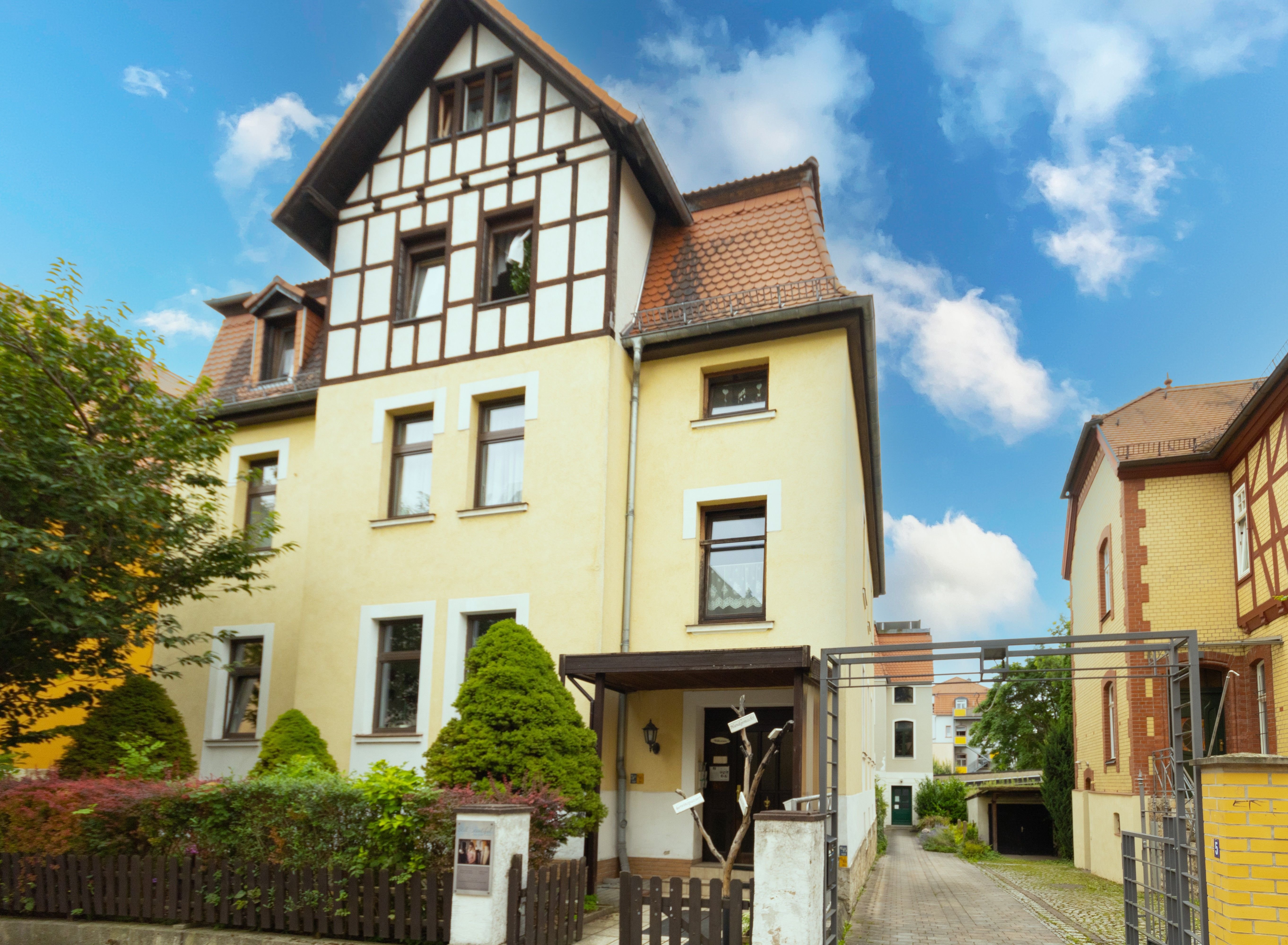 Mehrfamilienhaus zum Kauf 595.000 € 14 Zimmer 368 m²<br/>Wohnfläche 382 m²<br/>Grundstück Westvorstadt Weimar 99423