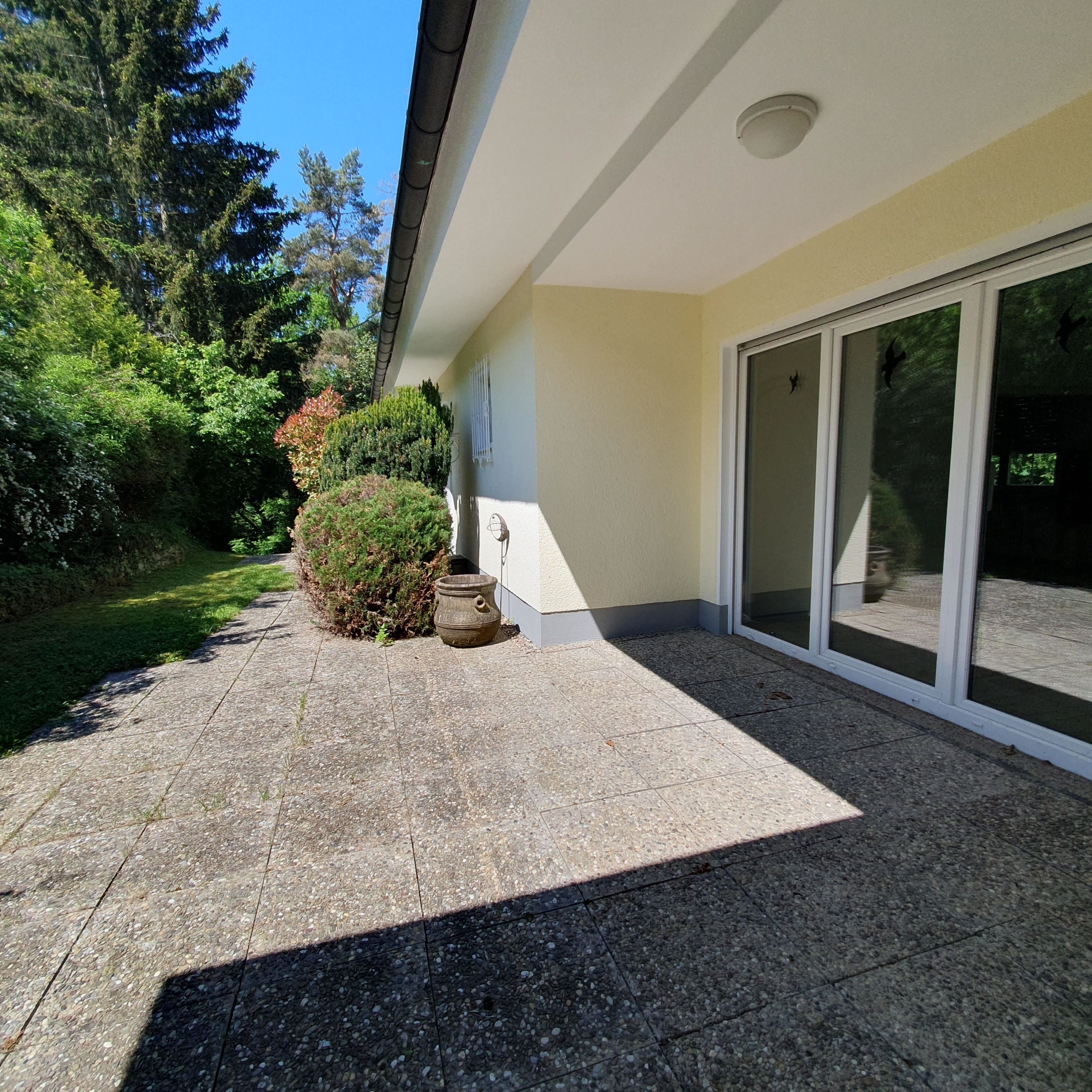 Villa zum Kauf 1.100.000 € 8 Zimmer 212 m²<br/>Wohnfläche 3.500 m²<br/>Grundstück ab sofort<br/>Verfügbarkeit Vockenhausen Eppstein 65817