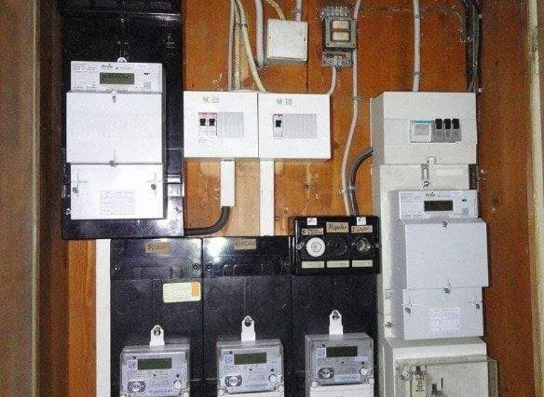 Mehrfamilienhaus zum Kauf 49.000 € 13 Zimmer 242 m² 180 m² Grundstück frei ab sofort Reichenbach 08468