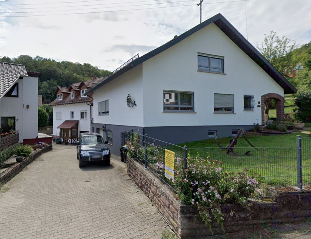 Mehrfamilienhaus zur Miete 2.890 € 11 Zimmer 323 m²<br/>Wohnfläche 500 m²<br/>Grundstück ab sofort<br/>Verfügbarkeit Talstraße 16 Mörtelstein Obrigheim 74847