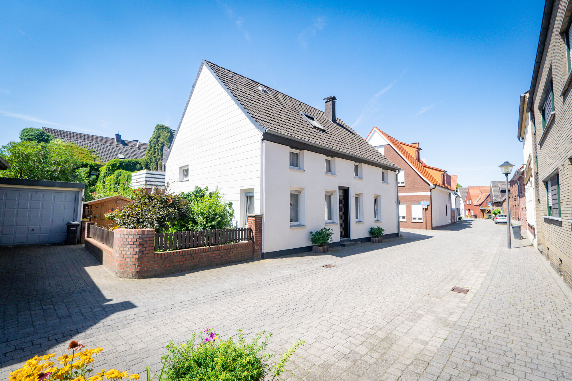 Einfamilienhaus zum Kauf 249.000 € 9 Zimmer 241,2 m²<br/>Wohnfläche 275 m²<br/>Grundstück Sendenhorst Sendenhorst 48324