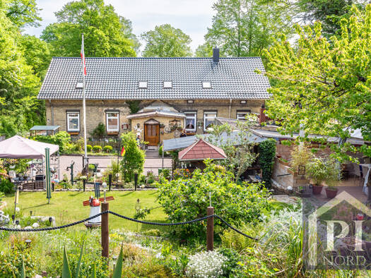 Mehrfamilienhaus zum Kauf 630.000 € 12 Zimmer 319 m² 1.100 m² Grundstück Friedrichsort Friedrichsort 24159