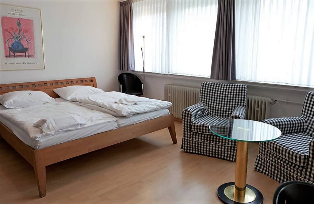 Wohnung zur Miete Wohnen auf Zeit 910 € 1 Zimmer 36 m²<br/>Wohnfläche 10.06.2025<br/>Verfügbarkeit Graf-Recke-Straße Düsseltal Düsseldorf 40239