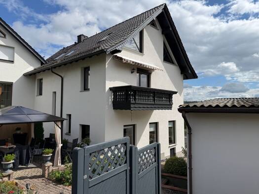 Doppelhaushälfte zum Kauf 245.000 € 9 Zimmer 218 m² 912 m² Grundstück Gehaus Stadtlengsfeld 36466