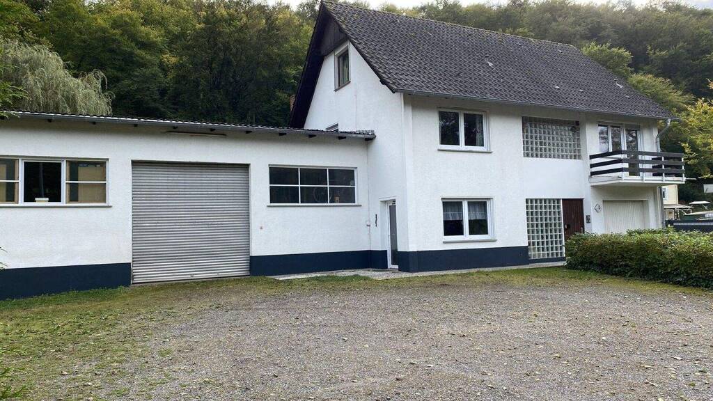 Haus zum Kauf 429.000 € 10 Zimmer 324 m² 3.214 m² Grundstück Gönnersdorf 53498